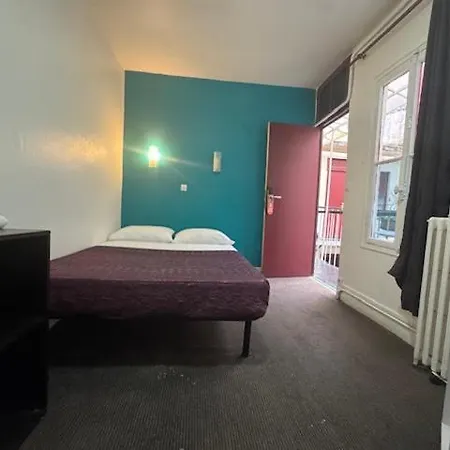 Chevallier Hotel 3*