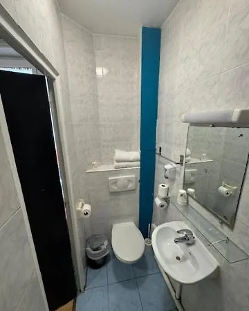 Chevallier Hotel Levallois-Perret