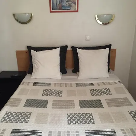 فندق Chevallier لوفالوا بيريه
